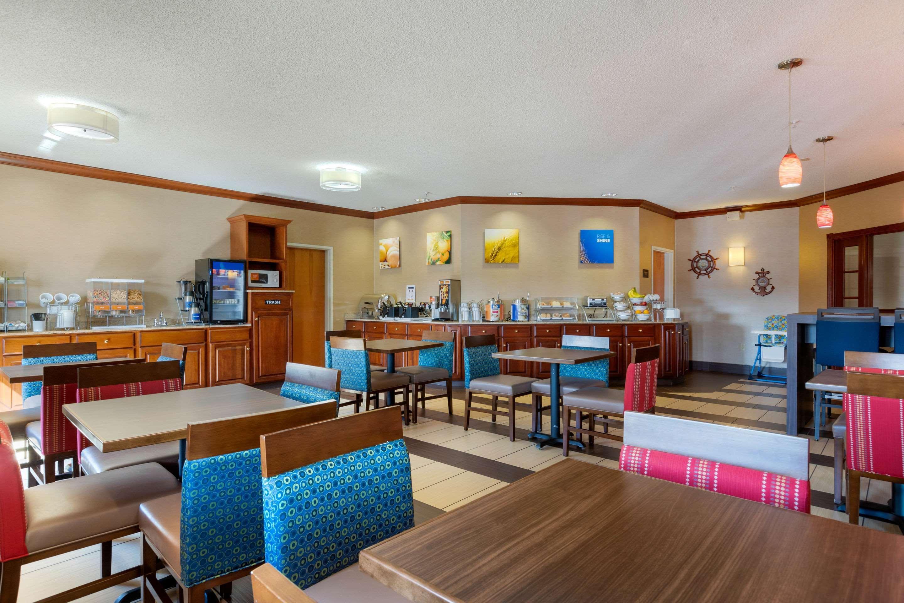 Comfort Suites Stevensville - St Joseph Exterior foto